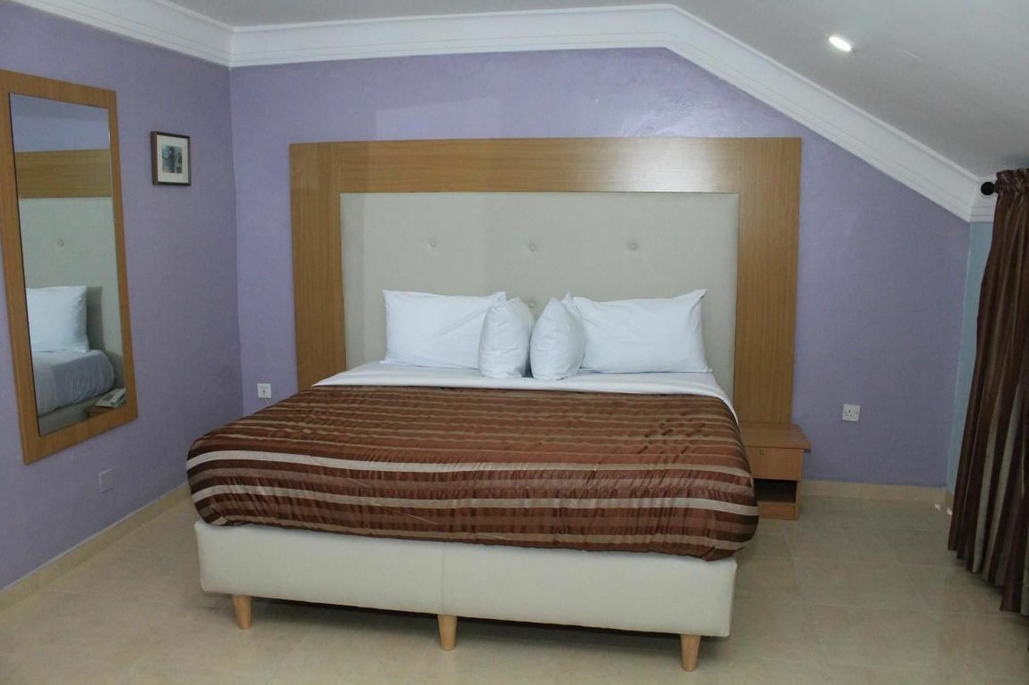 Chateux De Atlantique Hotel Aliayabiagba Exterior photo